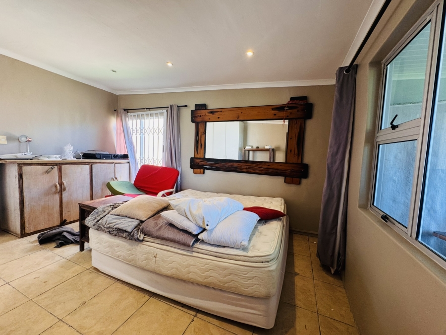 To Let 4 Bedroom Property for Rent in Harbour Island Western Cape